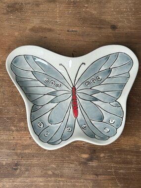 Handcrafted Butterfly Ceramic Decorative Plate in Light Blue and Red